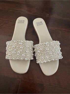 NWOT Madden NYC Womens Pearl Sandals Shoes